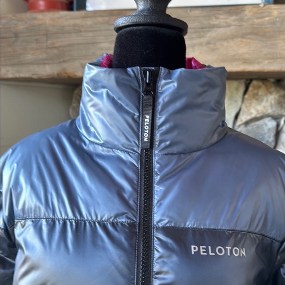 Peloton Blue & Black High Collar Puffer Jacket Women’s size XSmall - Picture 5 of 12